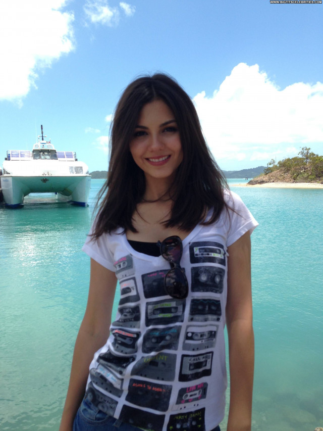 Victoria Justice Celebrity Babe Posing Hot Private Beautiful