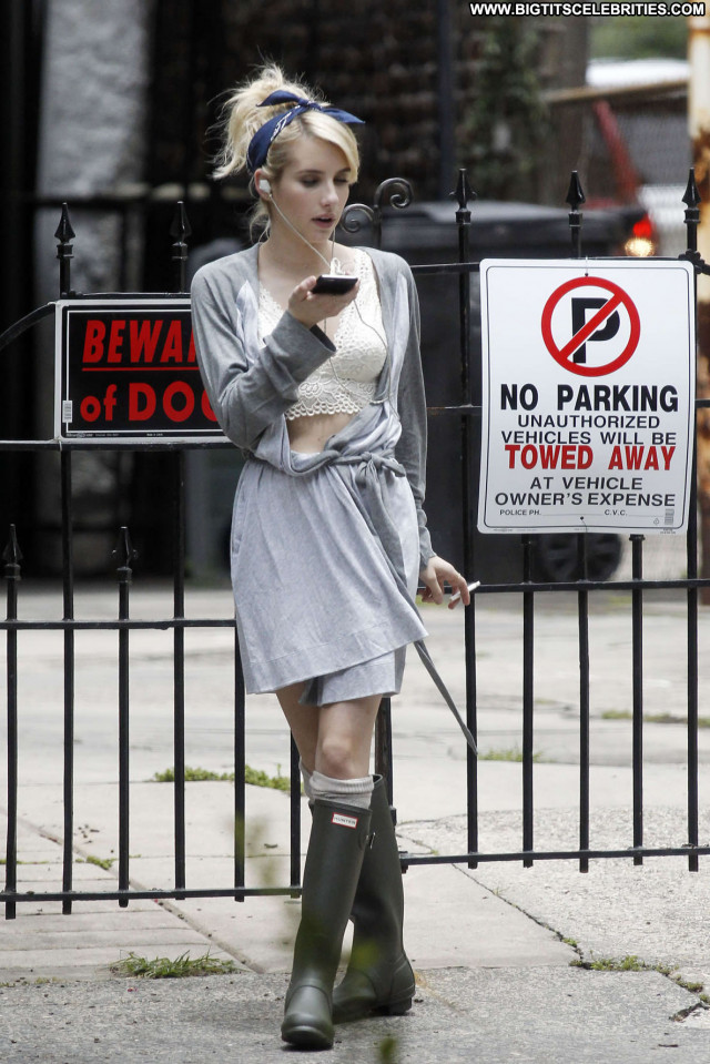 Emma Roberts Celebrity Beautiful Babe Posing Hot Female Doll Cute