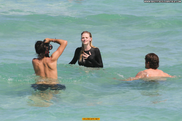 Lara Stone Miami Beach Topless Toples Beach Posing Hot Beautiful Babe