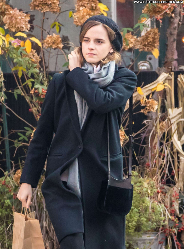 Emma Watson Posing Hot Beautiful Celebrity Babe Bus Hd Gorgeous Sexy