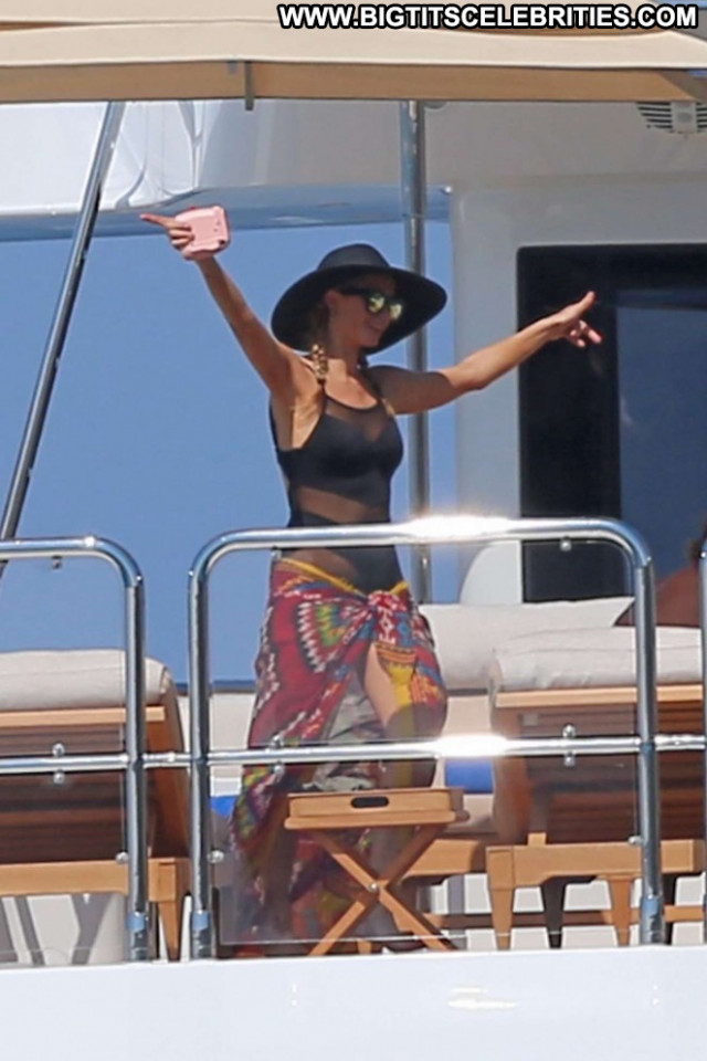 Paris Hilton Babe Vacations Ibiza Beautiful Paparazzi Celebrity