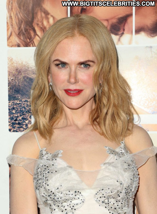 Nicole Kidman Beautiful Paparazzi Celebrity Posing Hot Hollywood Babe