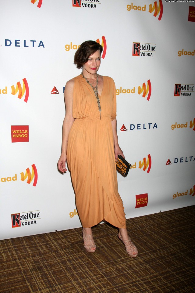 Milla Jovovich The Los Angeles Premiere Of Hot Beautiful Sultry