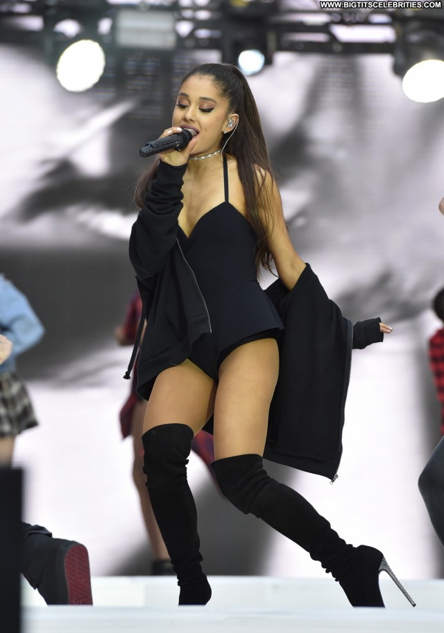 Ariana Grande Performance Sexy Doll Gorgeous Hot Sensual Celebrity