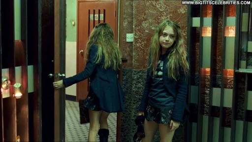 Dakota Fanning Blonde Celebrity Straight Sexy Hot Sultry Skinny Small Tits