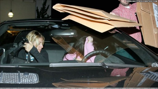 Lindsay Lohan Beautiful Straight Babe Celebrity Posing Hot