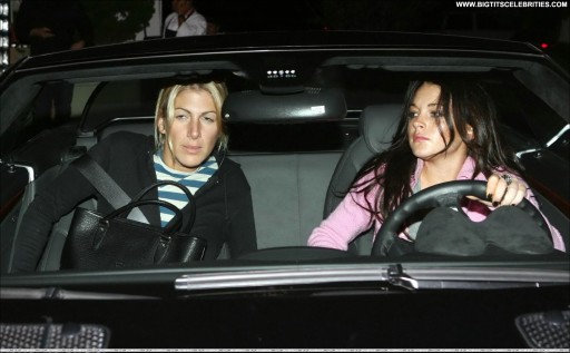 Lindsay Lohan Beautiful Straight Babe Celebrity Posing Hot