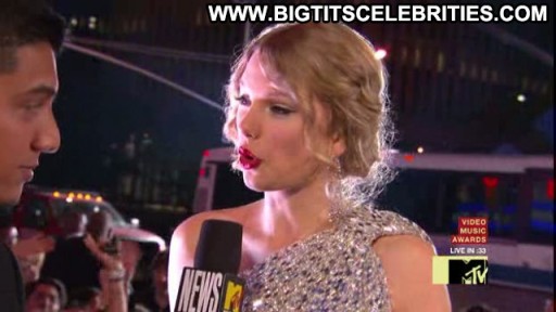 Taylor Swift Celebrity Beautiful Posing Hot Straight Babe