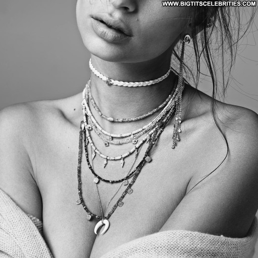 Emily Ratajkowski Straight Topless Photoshoot Babe Beautiful Celebrity Posing Hot