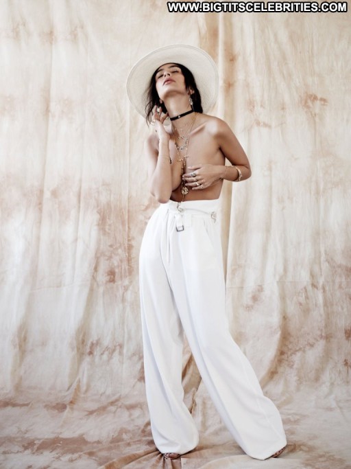 Emily Ratajkowski Straight Topless Photoshoot Babe Beautiful Celebrity Posing Hot