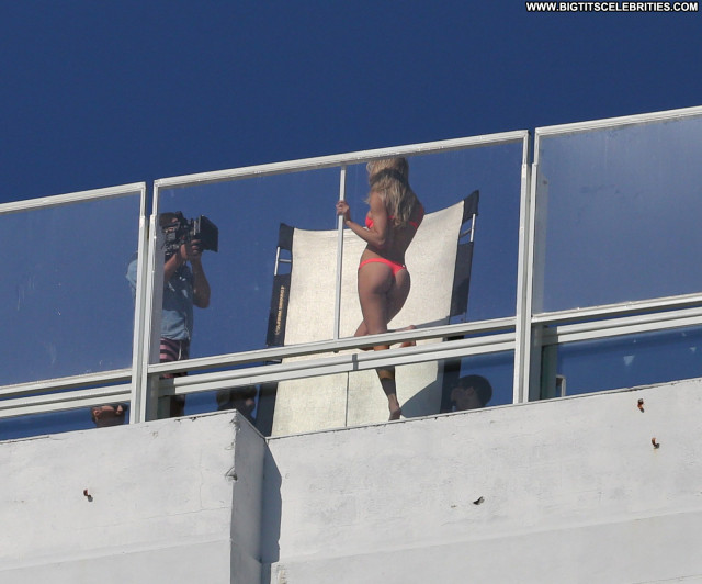 Hannah Ferguson No Source Celebrity Candids Beautiful Babe Bikini