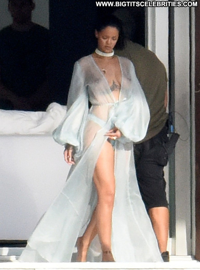 Rihanna No Source Braless See Through Beautiful Celebrity Posing Hot