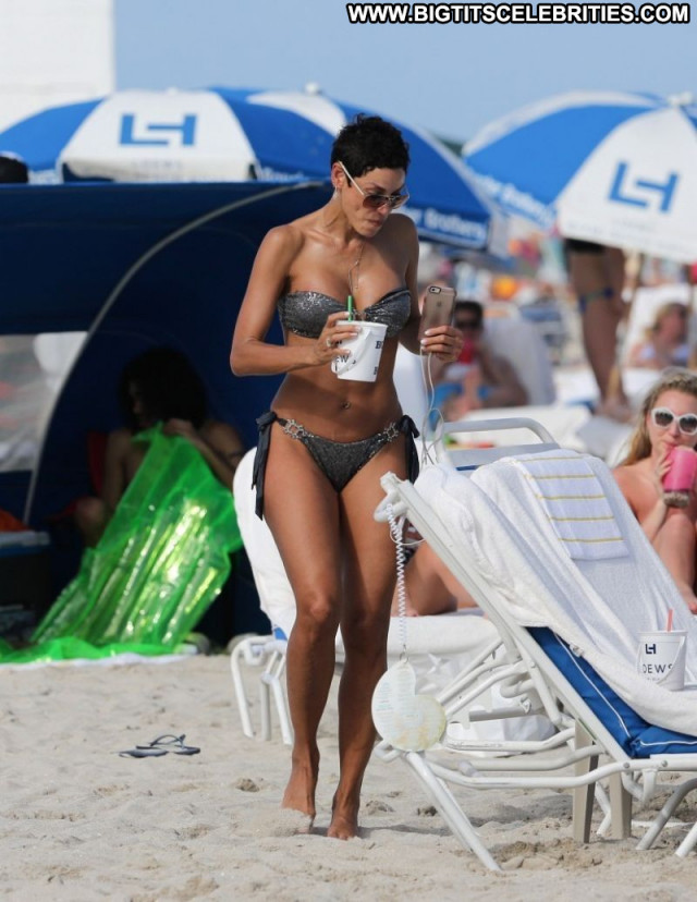 Nicole Murphy The Beach Beach Posing Hot Bikini Babe Beautiful