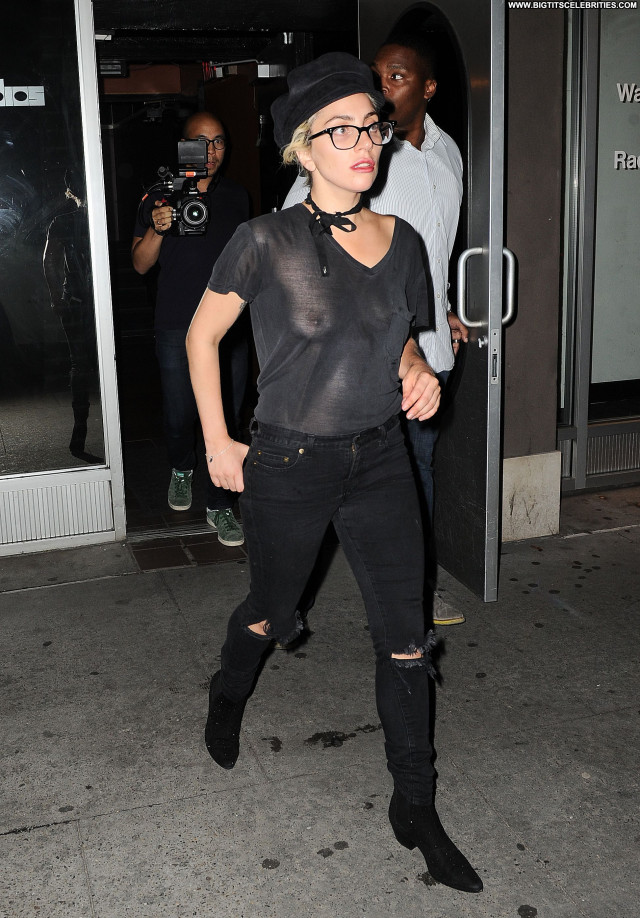 Lady Gaga Braless Beautiful Posing Hot Celebrity Actress Paparazzi