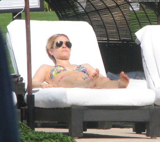 Kristin Cavallari Celebrity Straight Beautiful Bikini Paparazzi Nice Ass American Posing Hot Babe Fashion