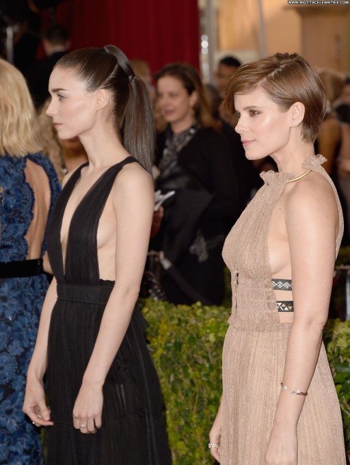 Rooney Mara Posing Hot Straight American Celebrity Babe Awards Sexy Beautiful