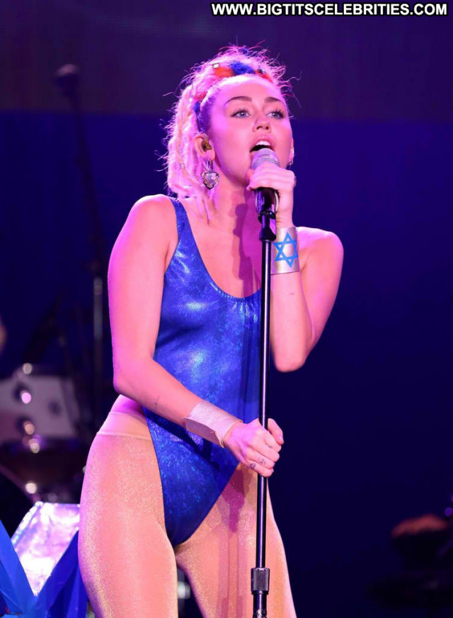 Miley Cyrus No Source Hollywood Beautiful Babe American Posing Hot