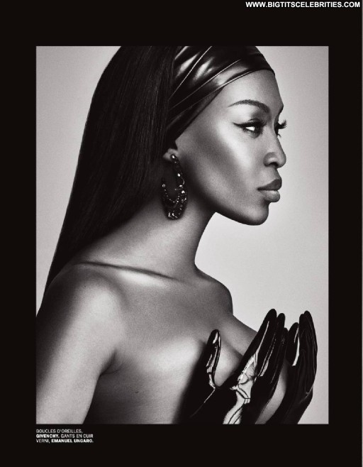 Naomi Campbell Beautiful Celebrity Straight Posing Hot Topless Babe