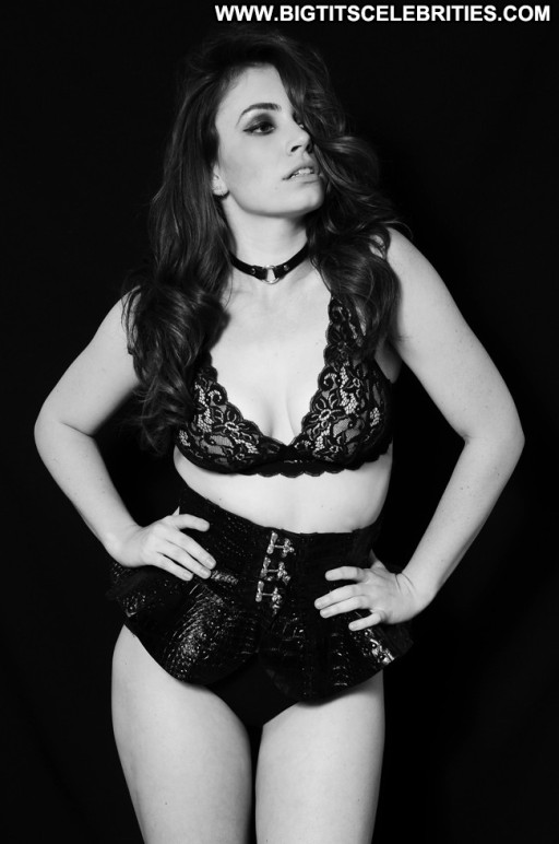 Daughter Straight Photoshoot Magazine Beautiful Babe Daughter Celebrity Black Posing Hot