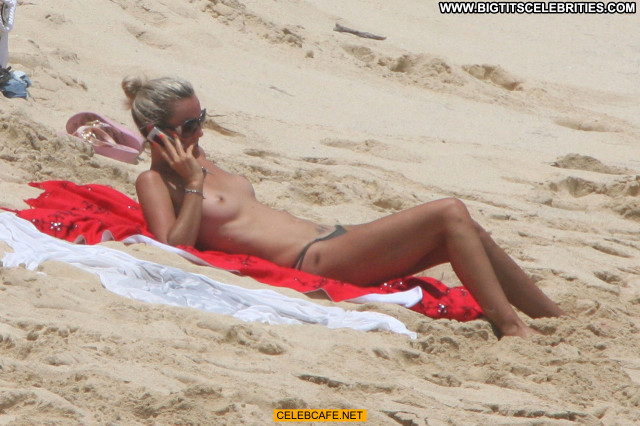 Laeticia Hallyday No Source Toples Topless Celebrity Beach Beautiful