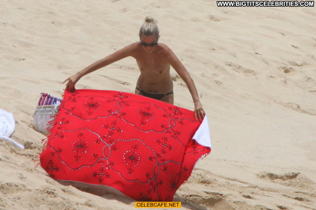 Laeticia Hallyday No Source Topless Beautiful Toples Babe Beach