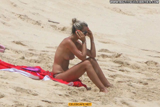 Laeticia Hallyday No Source Toples Celebrity Beach Posing Hot Topless