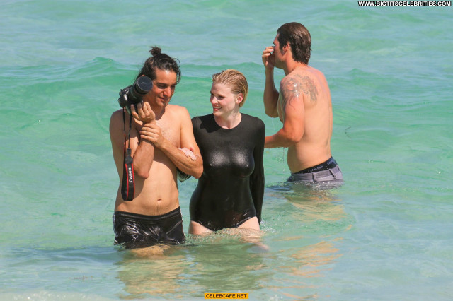 Lara Stone Miami Beach Beautiful Posing Hot Toples Beach Babe