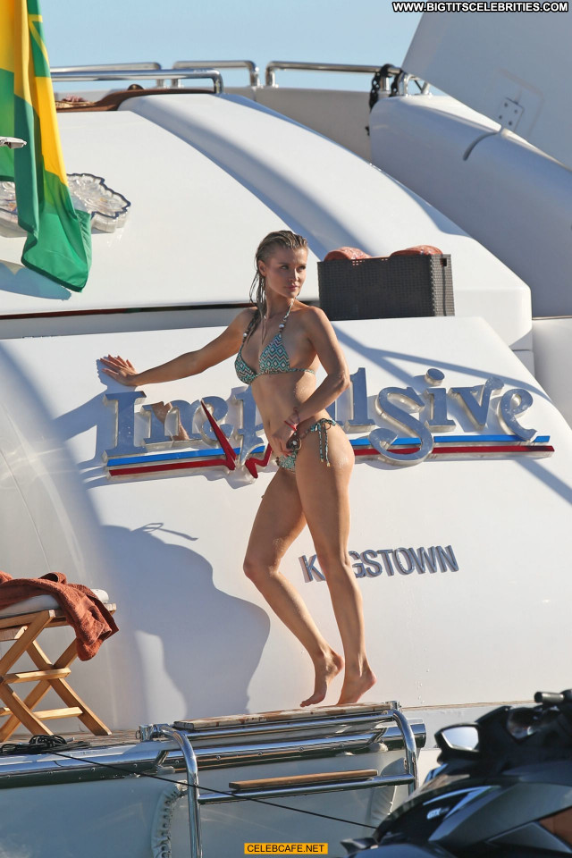 Joanna Krupa No Source Beautiful Toples Celebrity Babe Posing Hot
