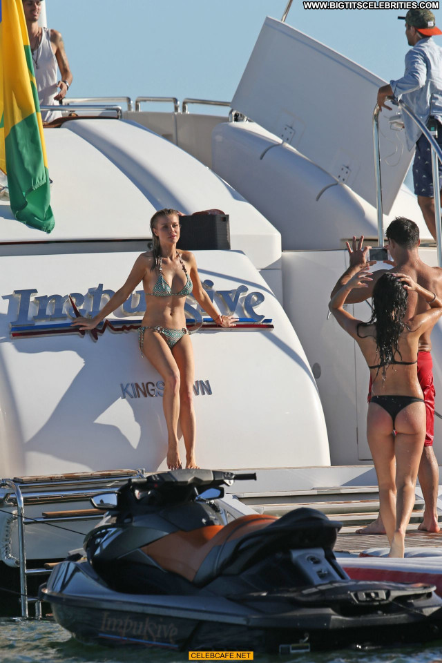 Joanna Krupa No Source Beautiful Yacht Celebrity Posing Hot Toples