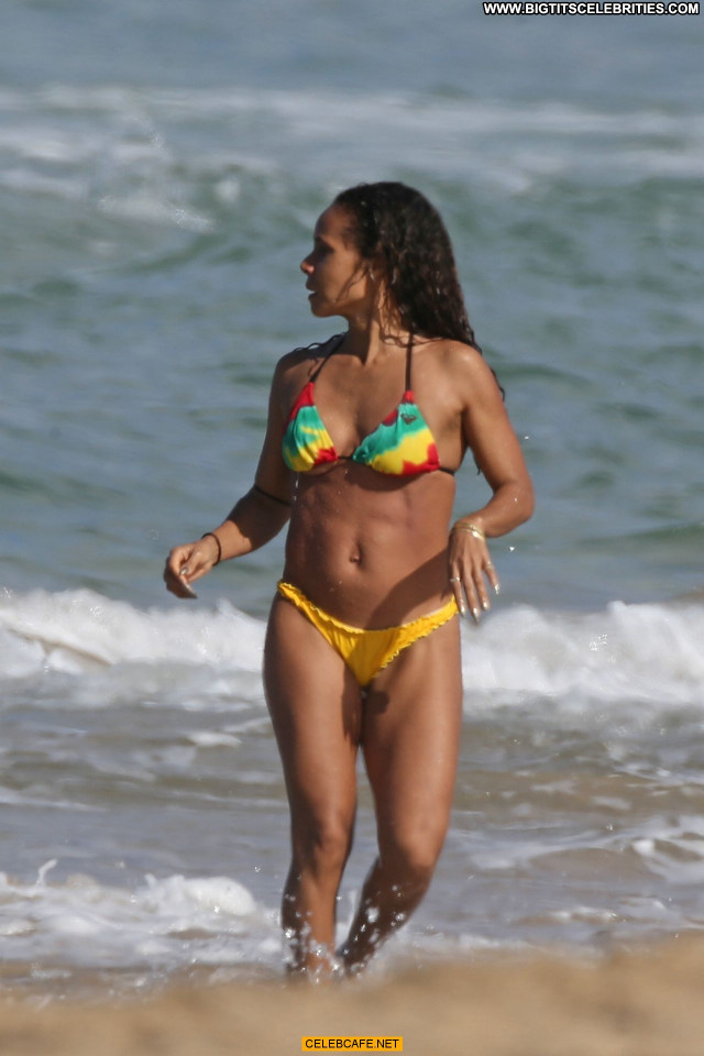 Jada Pinkett Smith No Source Posing Hot Celebrity Hawaii Bikini