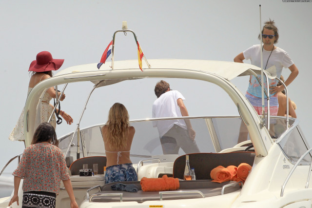 Kate Hudson No Source Ibiza Bikini Boat Celebrity Beautiful Babe