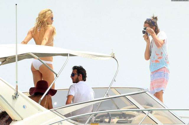 Kate Hudson No Source Babe Beautiful Celebrity Bikini Ibiza Boat