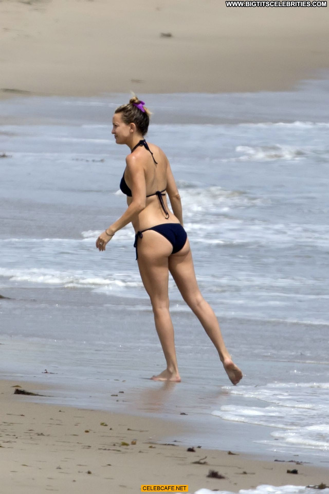 Kate Hudson No Source Posing Hot Beach Malibu Babe Celebrity Bikini