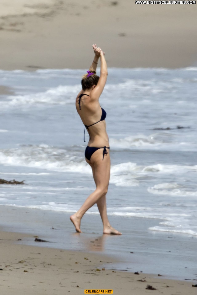 Kate Hudson No Source Beach Malibu Beautiful Posing Hot Mali Bikini