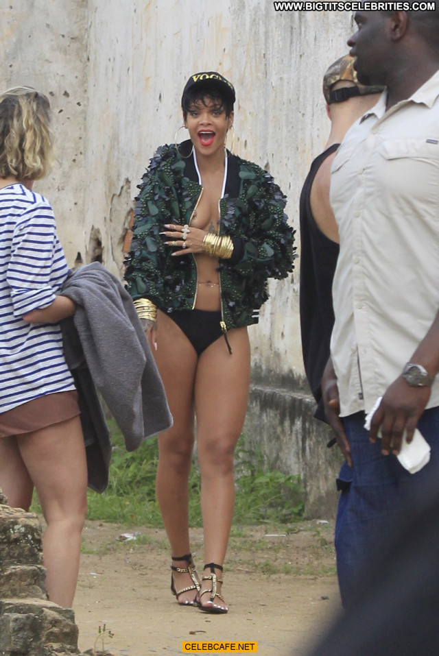 Rihanna No Source Babe Celebrity Posing Hot Photoshoot Topless