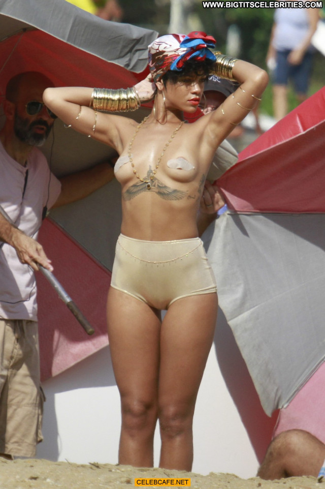 Rihanna No Source Bra Pasties Posing Hot Topless Babe Toples