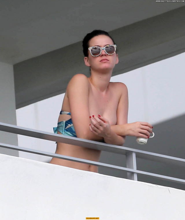 Katy Perry Hot Celebrity Beautiful Bikini Balcony Posing