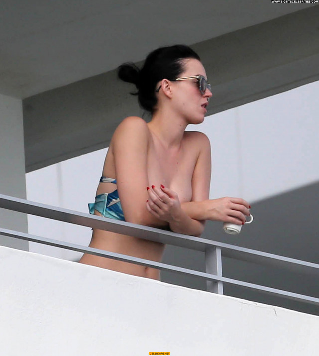 Katy Perry No Source Beautiful Bikini Babe Posing Hot Celebrity