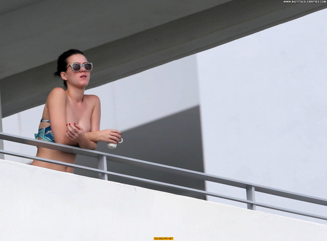 Katy Perry No Source Bikini Babe Posing Hot Balcony Celebrity Hotel