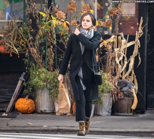 Emma Watson Babe Straight Beautiful Posing Hot Bus Celebrity