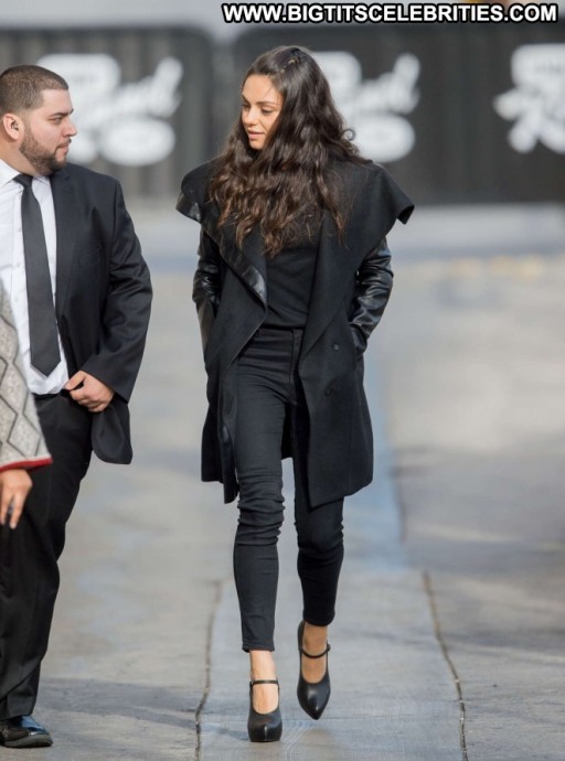 Mila Kunis Babe Celebrity Paparazzi Live Straight Posing Hot Beautiful