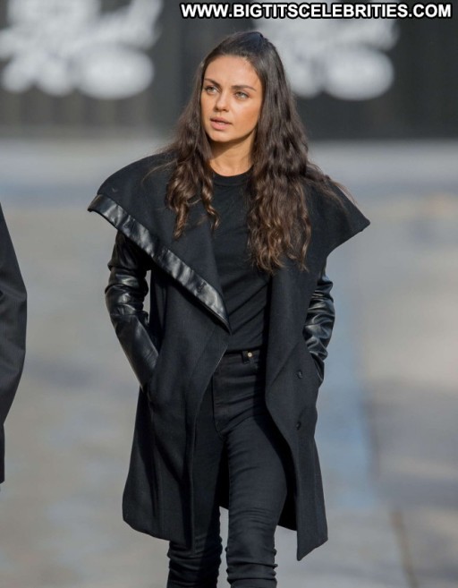 Mila Kunis Babe Celebrity Paparazzi Live Straight Posing Hot Beautiful