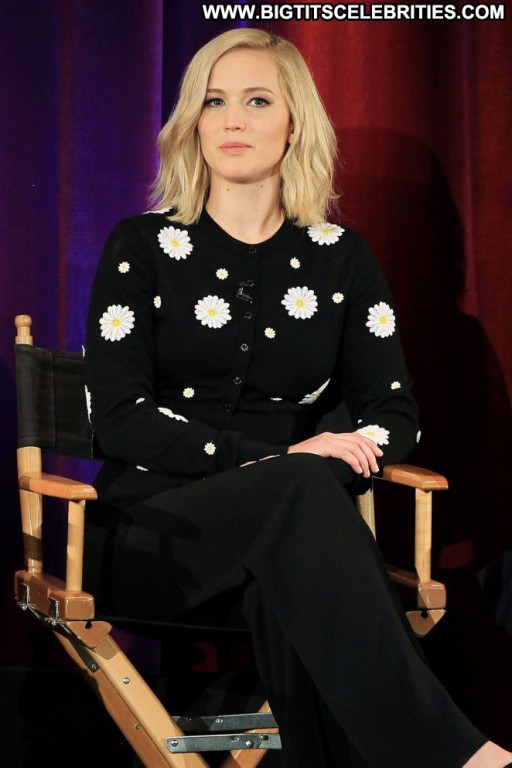 Jennifer Lawrence Paparazzi Straight Beautiful Nyc Posing Hot Celebrity Babe