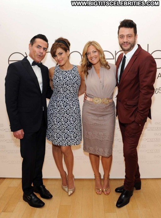 Eva Mendes Babe Beautiful Celebrity Posing Hot Straight Paparazzi