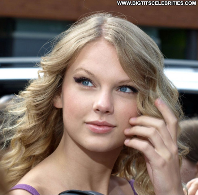 Taylor Swift Babe Paparazzi Posing Hot Beautiful Celebrity London Hd