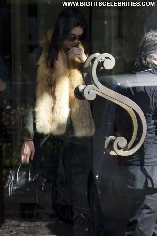 Kendall Jenner Beautiful Paparazzi Celebrity Babe Posing Hot Shopping Straight