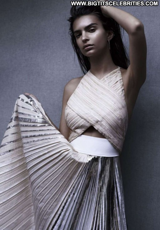 Emily Ratajkowski Straight Celebrity Paparazzi Beautiful Babe Posing Hot Magazine