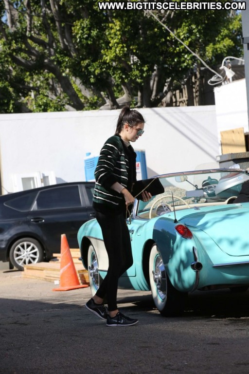 Kendall Jenner Posing Hot Los Angeles Beautiful Straight Angel Celebrity Paparazzi Babe