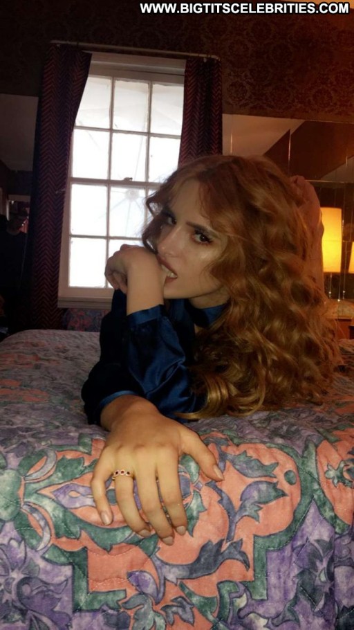 Bella Thorne Caucasian Celebrity Instagrammer Beautiful Blonde American Tweeter Female Adult Content Creator Babe Slim Body Straight Big Breasts Influencer