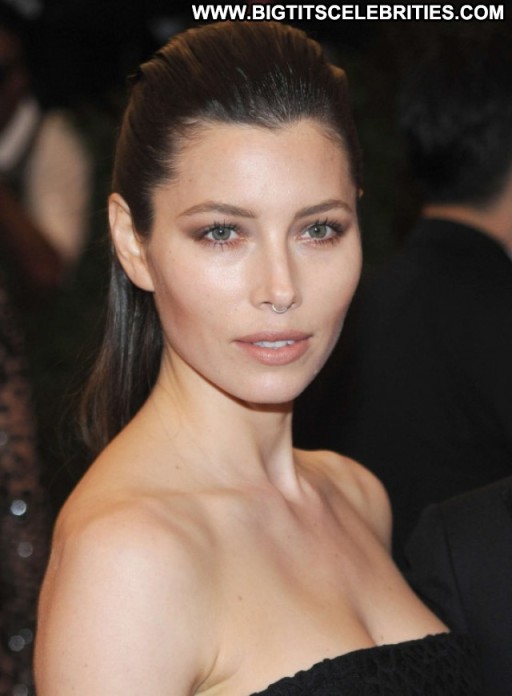 Jessica Biel Celebrity Babe Posing Hot Paparazzi Beautiful Straight